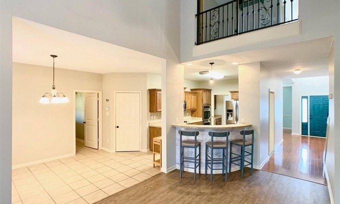 Arlington House | Spacious 5BR Family & Pet-Friendly Home 25 min to Downtown, Graceland & Shopping