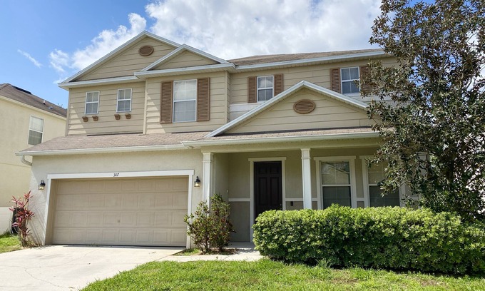 Legacy Park House | Spacious 5BR Home with Pool & Games Room, 14 Miles to Disney