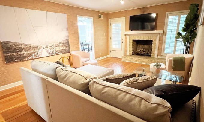 East Memphis House | Spacious 5BR Memphis Home with Game Room, Backyard Seating and Grill