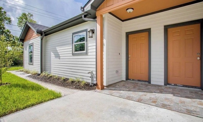 OST - South Union House | Spacious 6-bedroom 6-Bathroom Near Med Center Houston. Sleeps 12