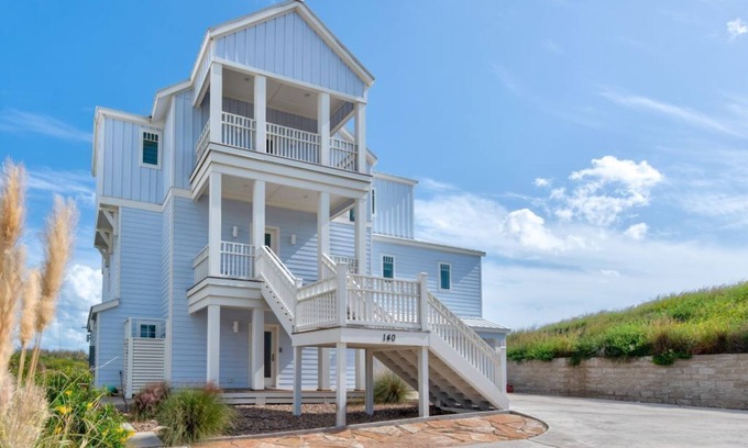 Port Aransas House | Spacious 6-bedroom house in charming Port Aransas, with ocean views and a pool