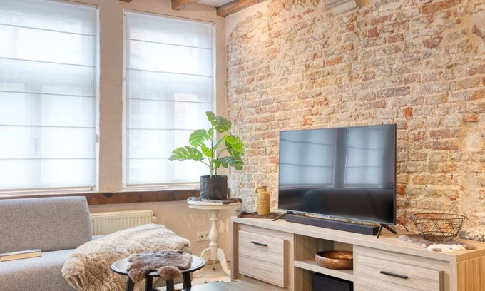 Historical Center Bruges House | Spacious 6-Person Stay in Charming Bruges