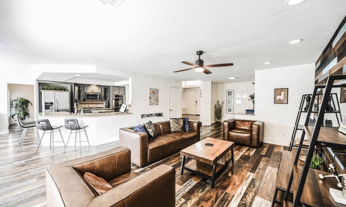 Green Valley House | Spacious 6BR Home w/Pool, BBQ & Pool Table