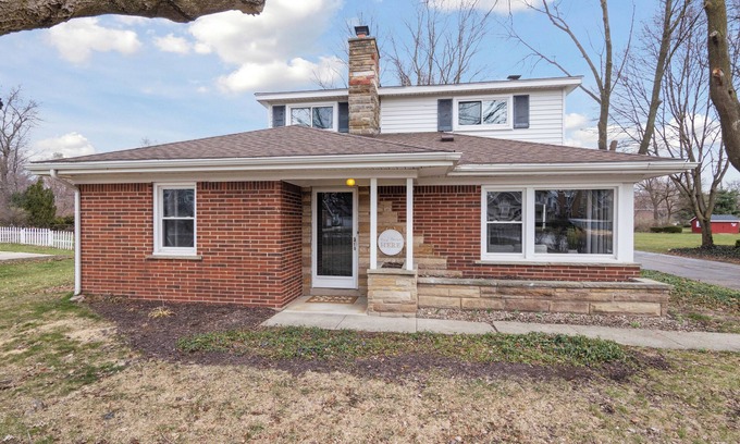 Plymouth House | Spacious 7-bedroom house with WiFi and MASSIVE backyard in marvelous Plymouth