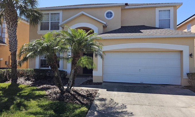 Lake Berkley Villa | Spacious 7BR, 4.5 BA Retreat with Pool (164)