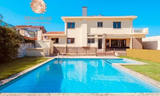Santa Marinha House | Spacious 7BR/7BA w/Pool & Backyard Prime Location!