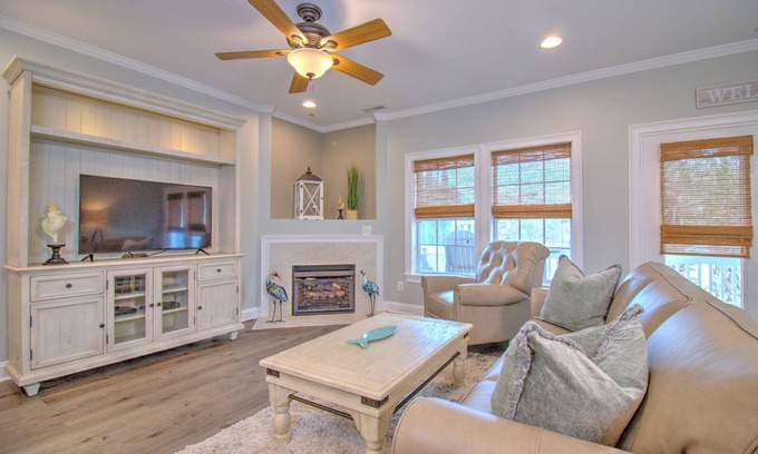 Crescent Beach House | Spacious 8BR/6BA Duplex with Private Pool – Walk to the Beach – Sleeps 22