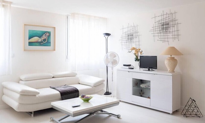 Les Puces de Saint-Ouen Apartment | Spacious and very bright apartment