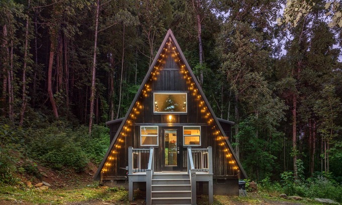 Swannanoa Cabin | 🍃 Spacious A-Frame w/ Loft - Close to Downtown Asheville!