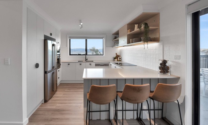 Jindabyne House | Spacious Alpine Escape with mountain & lake views
