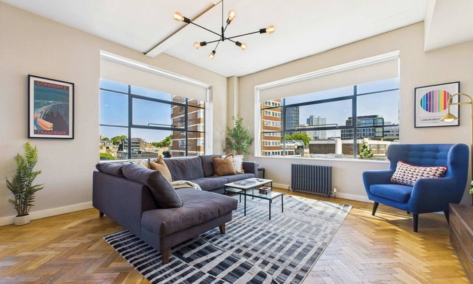 Hoxton Apartment | Spacious and Bright Apartment by Tech City