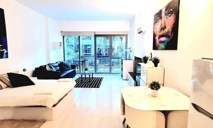 Hortaleza Apartment | Spacious and Comfortable Studio