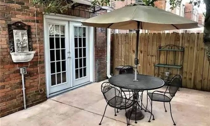 Bonnabel Place House | Spacious and Comfy Townhome- (Minimum 30 days)Heart of Metairie + Near Lakefront