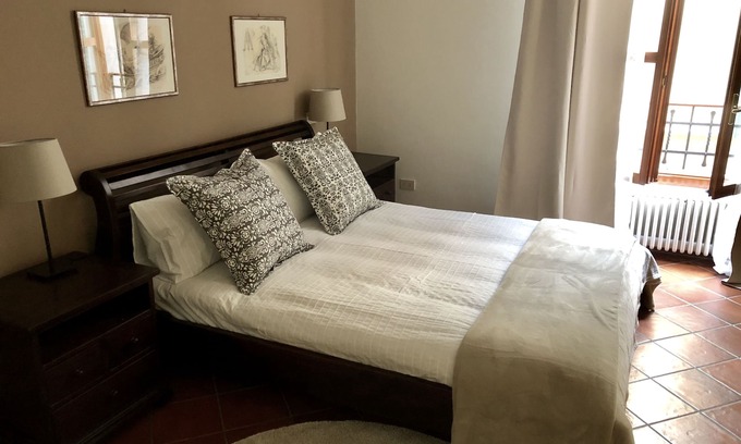 Historic Center Apartment | "Spacious and Elegant Apartment Full of Charm in Bologna's Historic Heart"