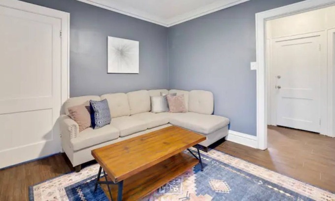 St. Louis Apartment | Spacious and Quiet. Perfect 4 Longer Stays