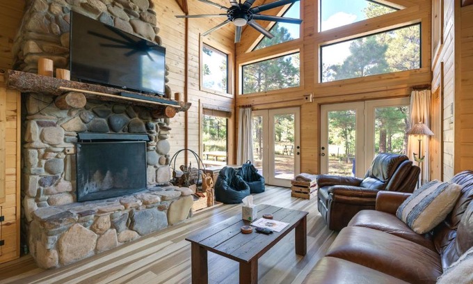 Pagosa Springs House | Spacious and Quiet Pagosa Springs Cabin with Deck!