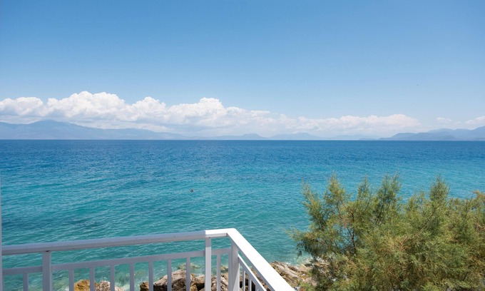 Melissi Apartment | Spacious Apartment on the Beachfront