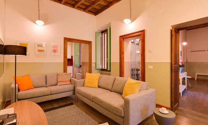 Rione VIII Sant'Eustachio Apartment | Spacious apartment for 11 people in Central Rome