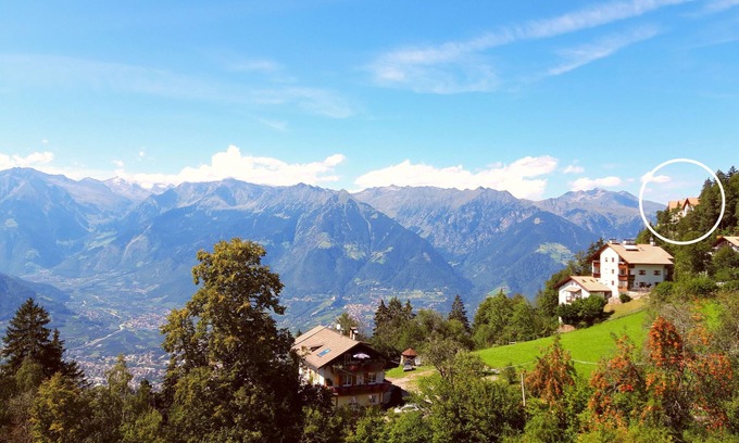 Avelengo Apartment | Spacious apartment in a sunny, stunning panoramic location above Meran