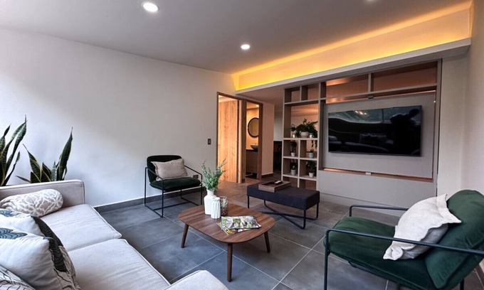 El Tesoro Apartment | Spacious apartment in Poblado by Hoost