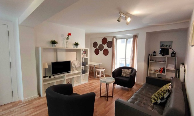 El Cabanyal Apartment | Spacious apartment in Cabanyal, 500 m from the beach, free Wifi