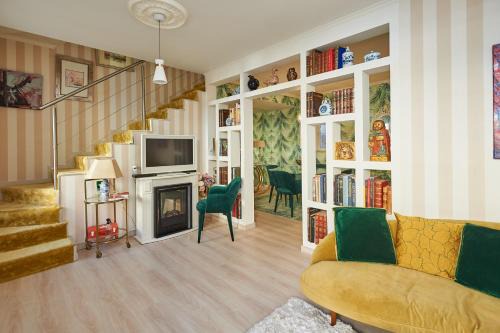 Estoril Apartment | Spacious apartment in Estoril with private garden, 120 m²