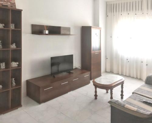 Laxe Apartment | Spacious Apartment in Laxe with Balcony