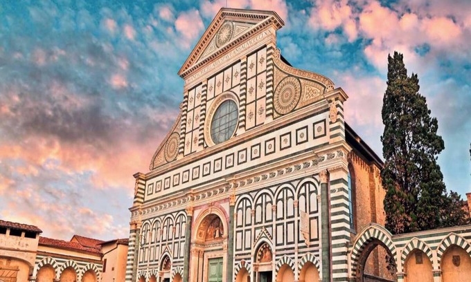 Santa Maria Novella Apartment | Spacious Apartment in the Heart of Florence – Sleeps 11