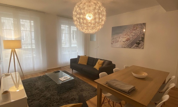 Intra Muros Apartment | Spacious apartment with GARAGE, 3 bedrooms, ideally located in the heart of the ramparts