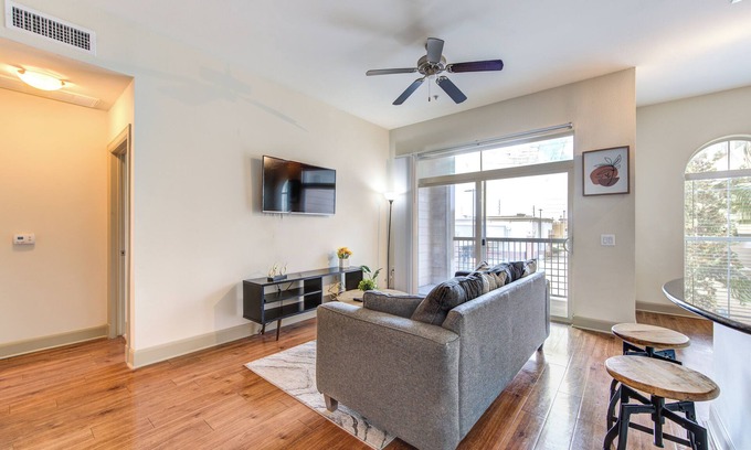 Astrodome Apartment | Spacious Apt in Houston with fitness room, AC, Free Parking, Pets Ok