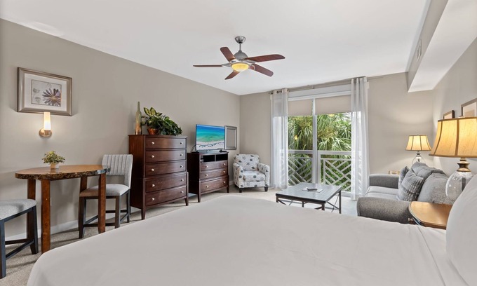 Baytowne Wharf Condo | Spacious Bahia Studio at Baytowne Wharf! Tropical Pool, Hot Tub, & Beach Tram
