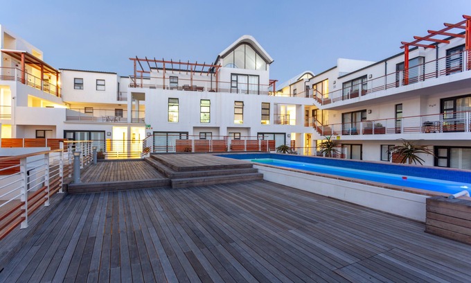 Big Bay Apartment | Spacious Beach Apartment - Hop Skip and Jump from Blouberg Beachfront
