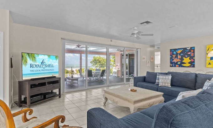 Sanibel House | Spacious Beachfront 4 Bedroom Sanibel Home on West Gulf Drive - Whaleview