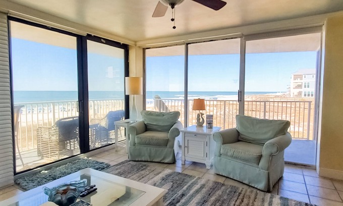 Miramar Beach Condo | Spacious beachfront condo with full kitchen, shared pool and beach access