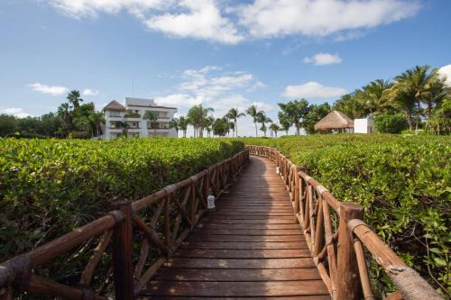 Costa Maya Apartment | Spacious Beachfront Condo at Reef Cozumel