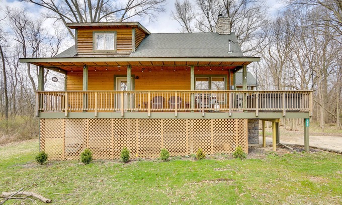 Buckeye Lake House | Spacious Buckeye Lake Home w/Hot Tub & Fire Pit!