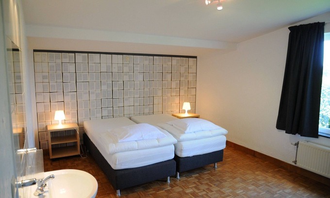 Noiseux House | Spacious bungalow with large garden