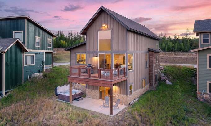 Winter Park House | Spacious cabin w/hot tub & ski loop