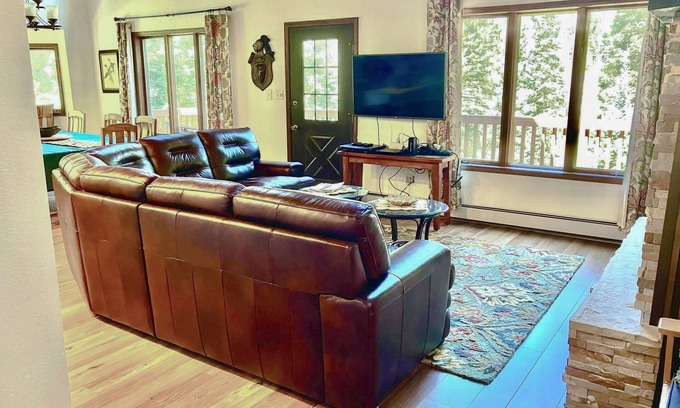 Columbine Lake House | Spacious Cabin w/WiFi, Pool Table, Fireplace, Washer/Dryer - Snowbird-Friendly
