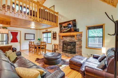 Blairsville House | Spacious Cabin with Furnished Deck and Hot Tub!