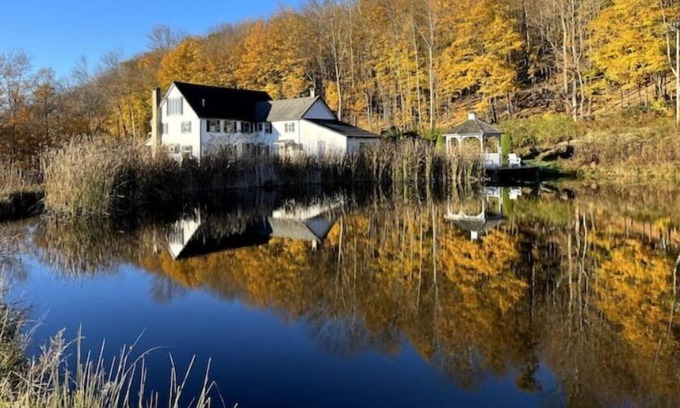 Roscoe House | Spacious Catskills Farmhouse w/Private Pond