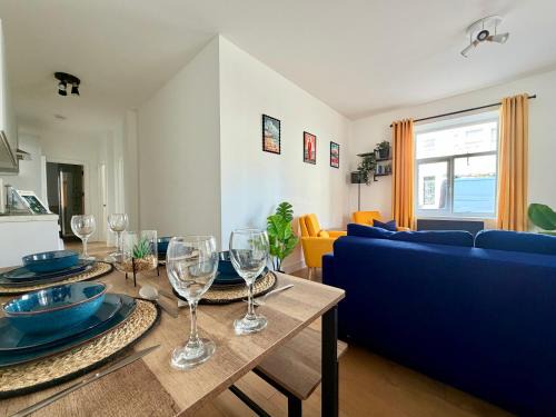 Brighton City Centre Apartment | Spacious Central Apartment, Great for Families, Groups, Business - Close to Station