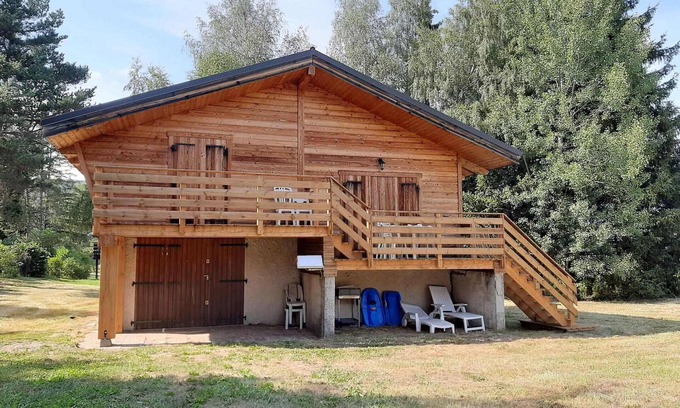 Lans-en-Vercors Ski Chalet | Spacious chalet with parking and terrace in Lans-en-Vercors