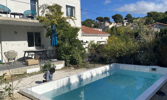 Les Pennes-Mirabeau Villa | Spacious country house with pool and air conditioning, 20 min from Aix