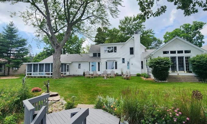 Tawas City Other | Spacious coastal farmhouse with modern ammenities on beautiful Lake Huron!