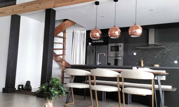 Chateaurenard Apartment | Spacious, comfortable loft 10 min from Avignon and St Remy de Provence.