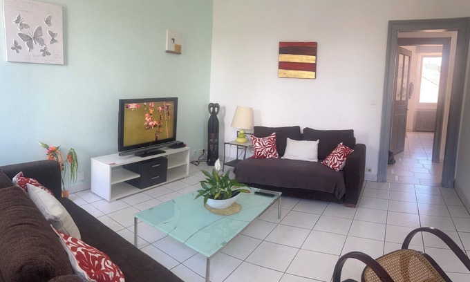 Mulhouse Apartment | Spacious, comfortable and bright, the "37" awaits you.