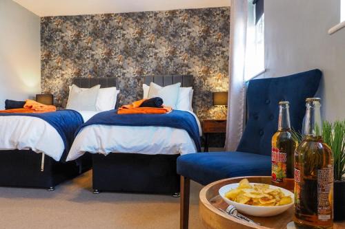 Derby Apartment | Spacious Comfy 4 Bed Home - Sleeps up to 7 & Pets