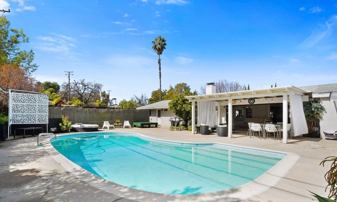 Thousand Oaks House | Spacious Conejo Oaks Home with Gazebo, Pool, & BBQ