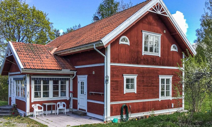 Skarplinge House | Spacious cottage for holidaymakers with pets in Åkerby.